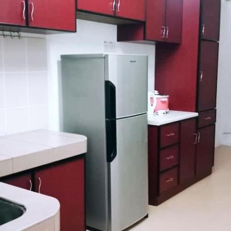 Homestay Mama Razzin Kuala Kangsar Exterior photo